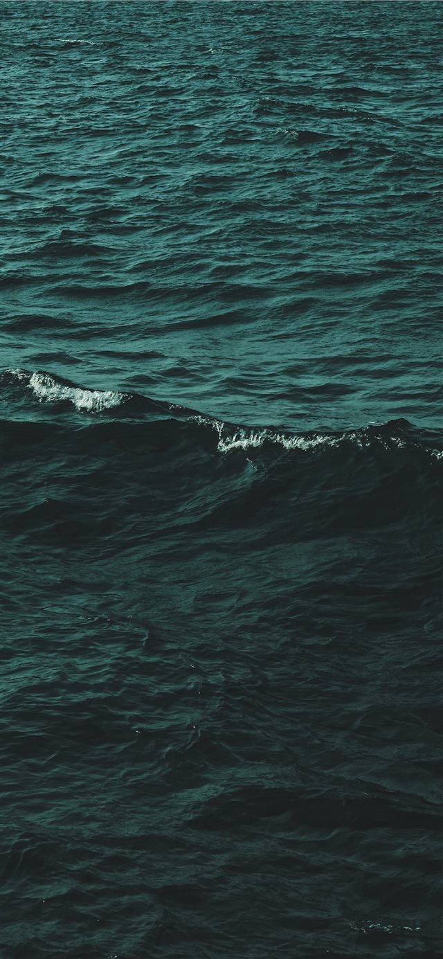 1125x2436 sea waves - outdoors iPhone X Wallpaper