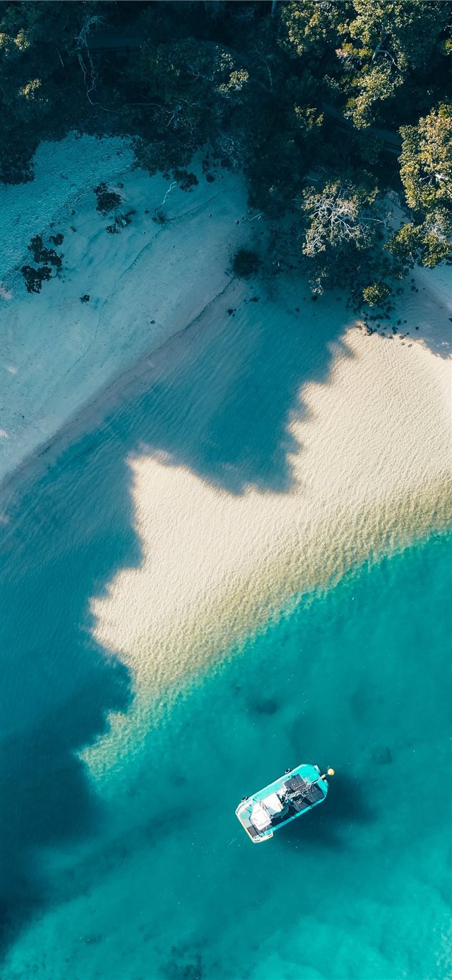 1125x2436 Best swimming beach in Australia - water iPhone X Wallpaper