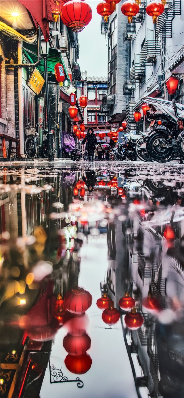 1125x2436 喜庆节日里的北京胡同 - city iPhone X Wallpaper
