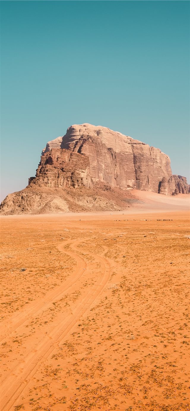 1125x2436 devil mountain - outdoors iPhone X Wallpaper