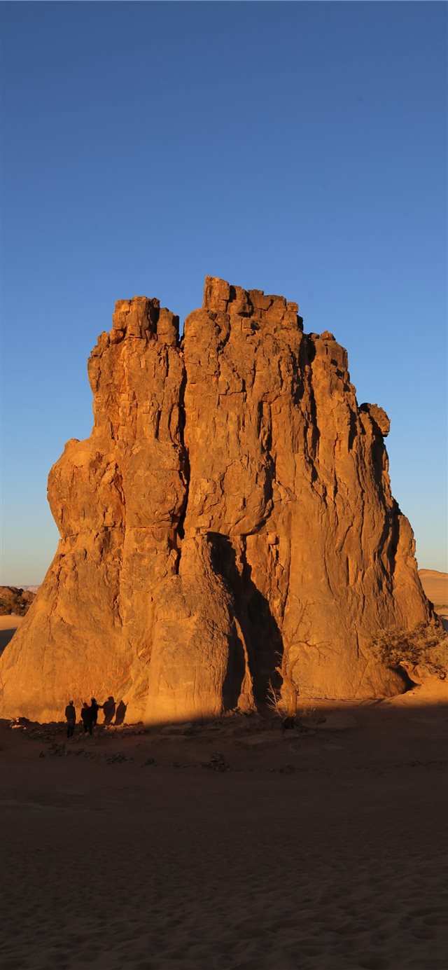 1125x2436 La vache qui pleure  Djanet  Algeria - algeria iPhone X Wallpaper