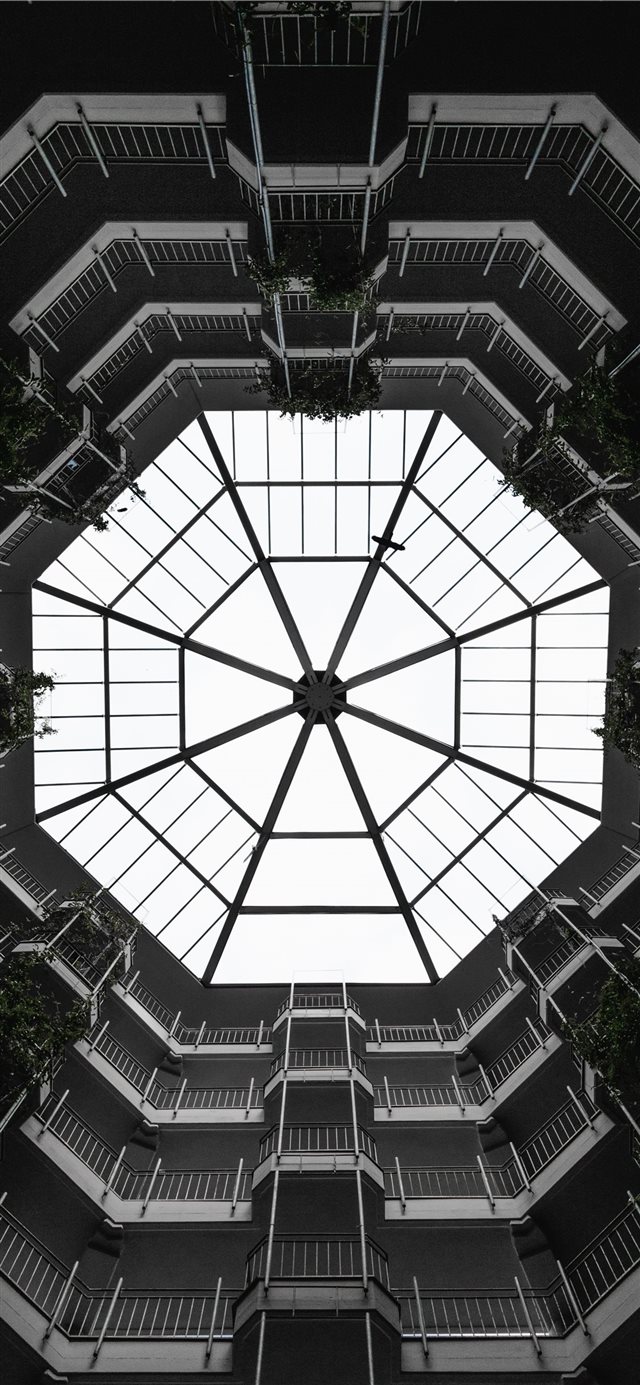 1125x2436 Fasanenstraße 62 (Innenhof)  Berlin  Germany - berlin iPhone X Wallpaper
