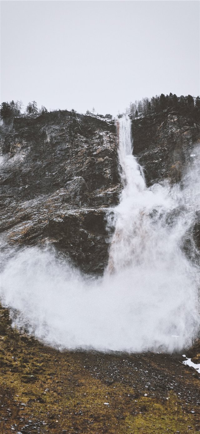 1125x2436 Three minutes before the avalanche left  I was at ... - snow iPhone X Wallpaper