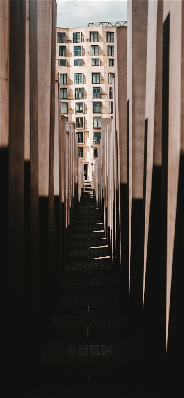 1125x2436 Cora Berliner Straße 1  Berlin  Germany - floor iPhone X Wallpaper