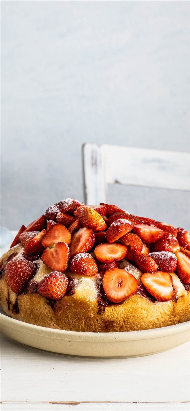 1125x2436 Summer strawberry cake - dessert iPhone X Wallpaper