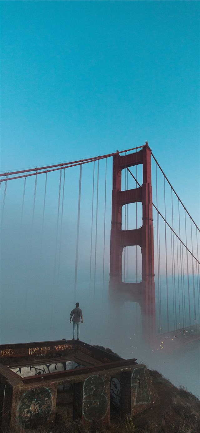 1125x2436 Huper Photos   Joshua Earle standing before the Go... -  iPhone X Wallpaper