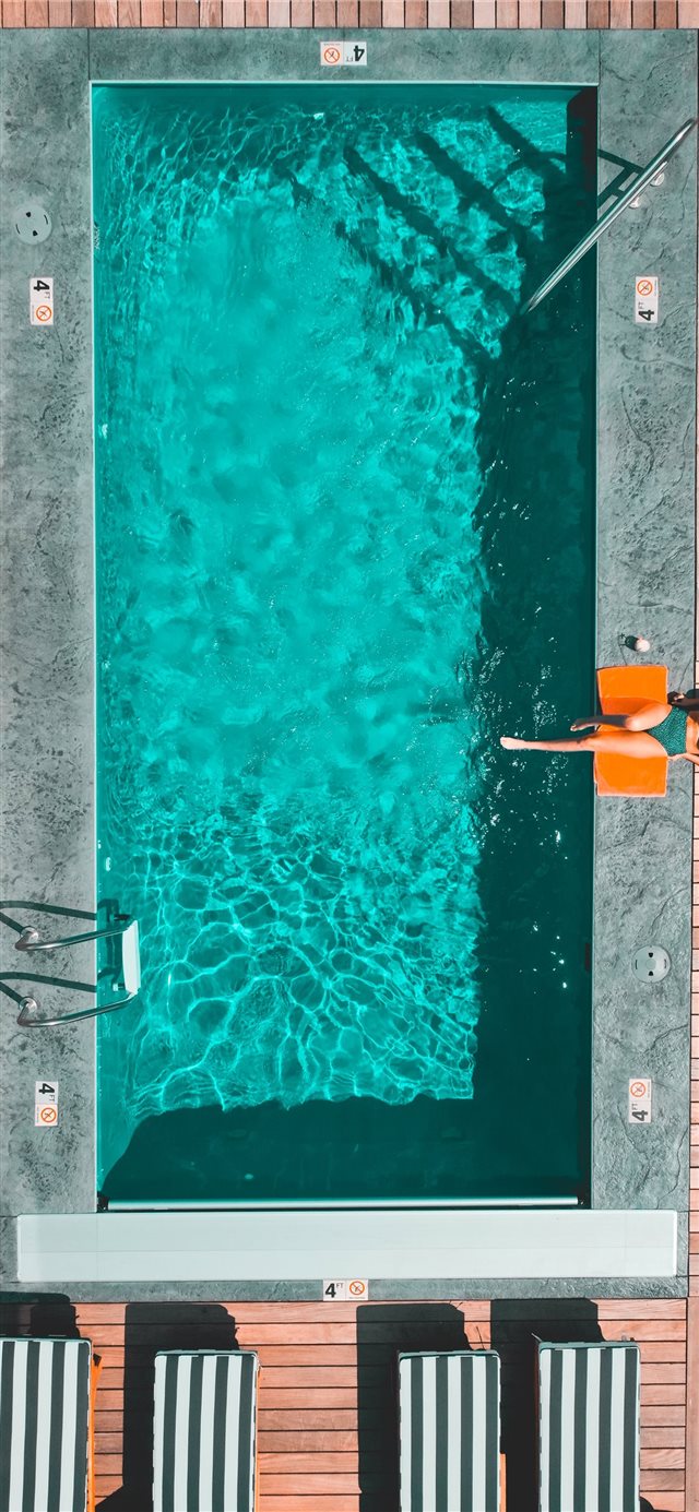 1125x2436 The Inn Hotel  Okoboji  United States - fun iPhone X Wallpaper