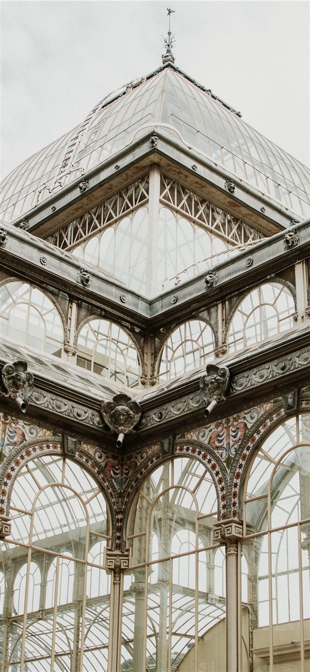 1125x2436 Madrid  Spain - window iPhone X Wallpaper