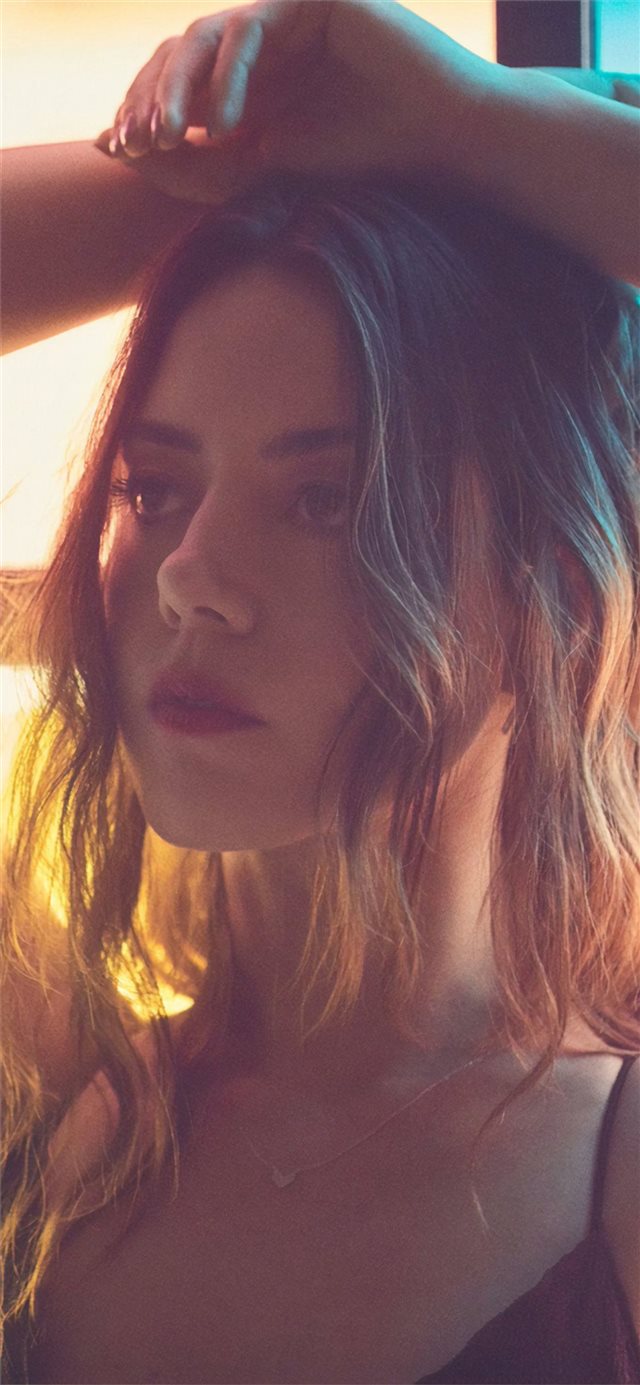 1125x2436 aubrey plaza 1883 magazine - girls iPhone X Wallpaper