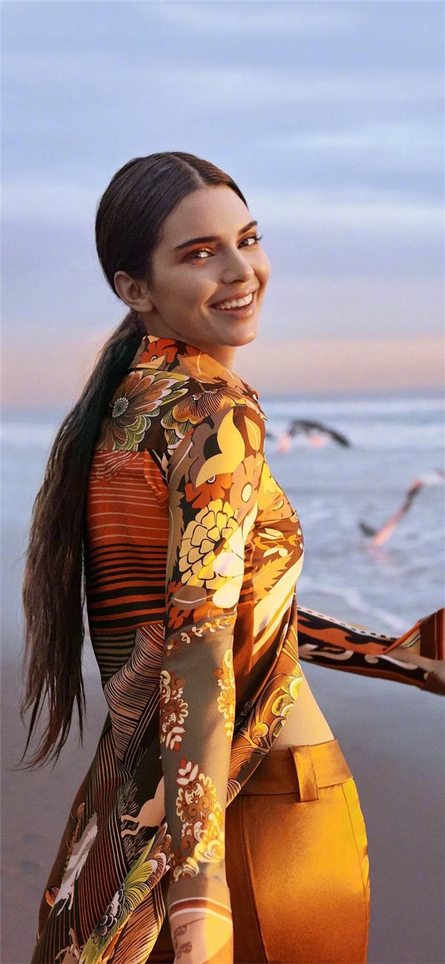 1125x2436 kendall jenner smiling 2019 - smile iPhone X Wallpaper