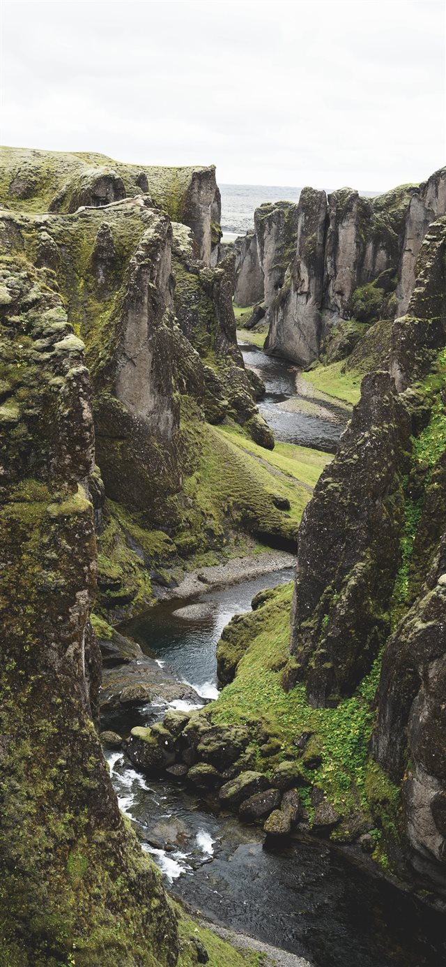 1125x2436 Iceland - mountains iPhone X Wallpaper