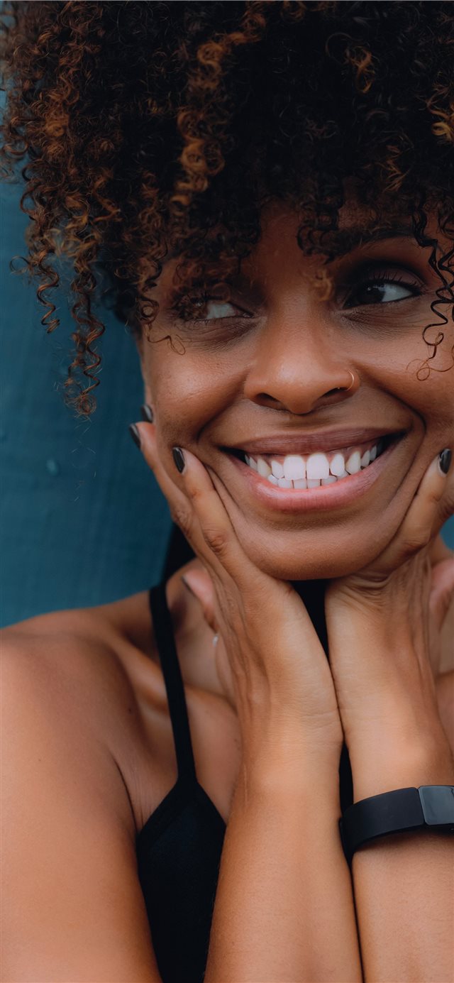 1125x2436 natural hair curly hair black girl -  iPhone X Wallpaper