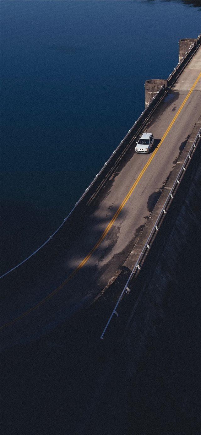 1125x2436 car on car - truck iPhone X Wallpaper