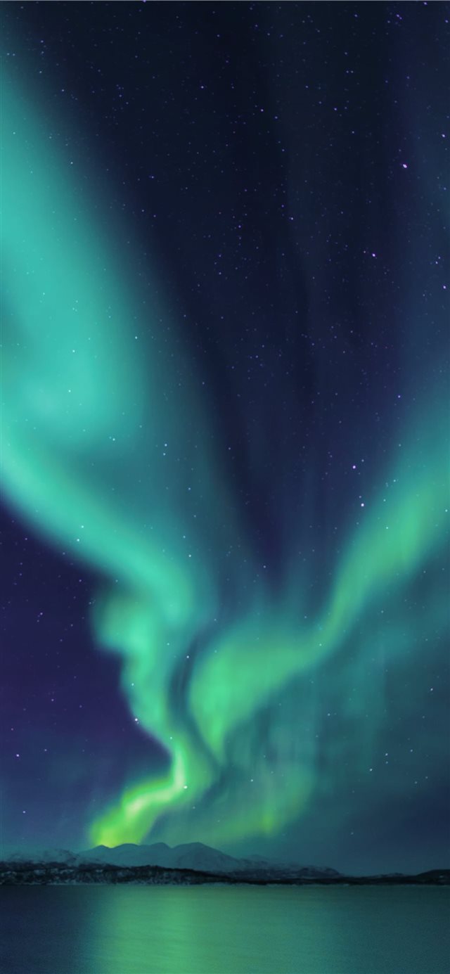 1125x2436 photograph of aurora lights - landscape iPhone X Wallpaper
