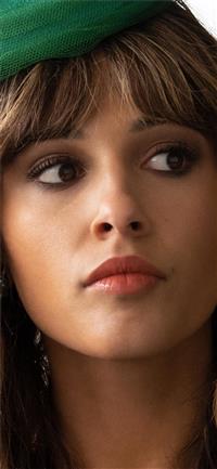 naomi scott in charlies angels 4k wallpaper