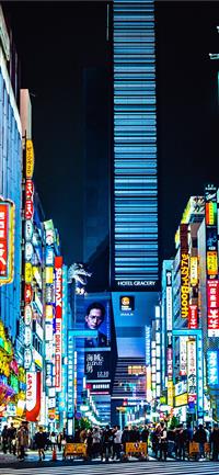 photo of people crossing road wallpaper