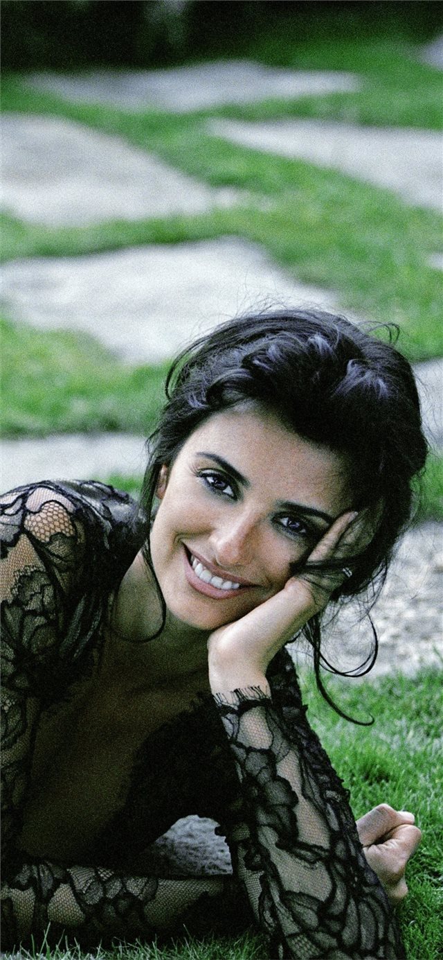 1125x2436 penelope cruz 4k 2019 - girls iPhone X Wallpaper