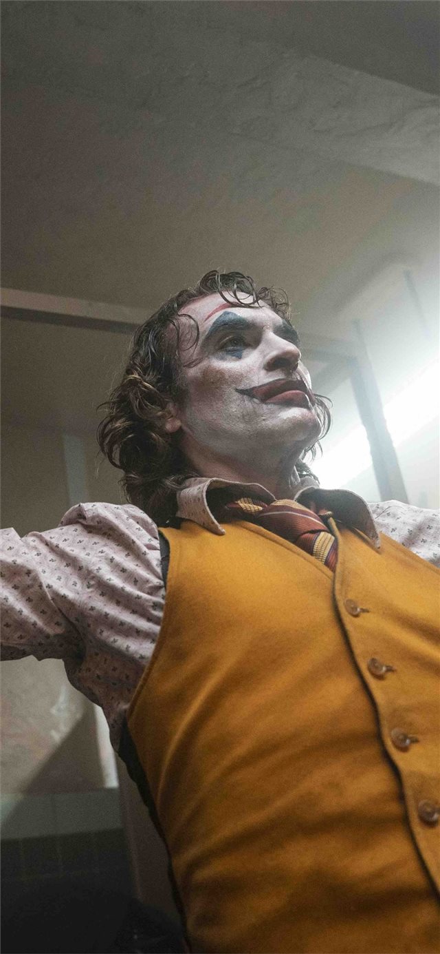1125x2436 the joker joaquin phoenix 5k 2019 - joker iPhone X Wallpaper