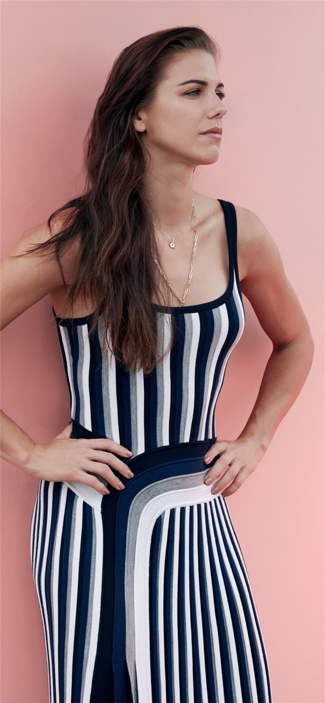 1125x2436 alex morgan 2019 - celebrities iPhone X Wallpaper