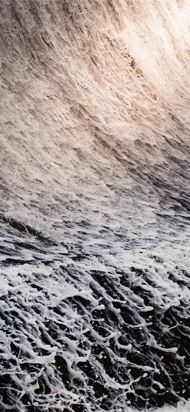 1125x2436 sea waves - chippewa falls iPhone X Wallpaper