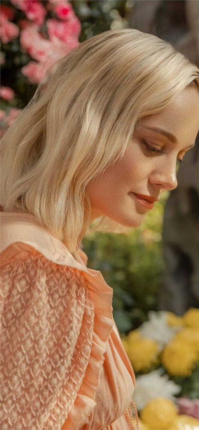1125x2436 brie larson 2019 photoshoot - girls iPhone X Wallpaper