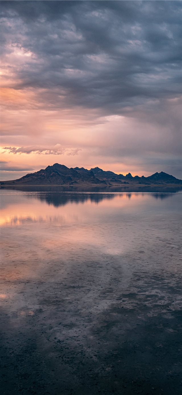 1125x2436 Dramatic sunset gave off this 'movie poster' vibe ... -  iPhone X Wallpaper