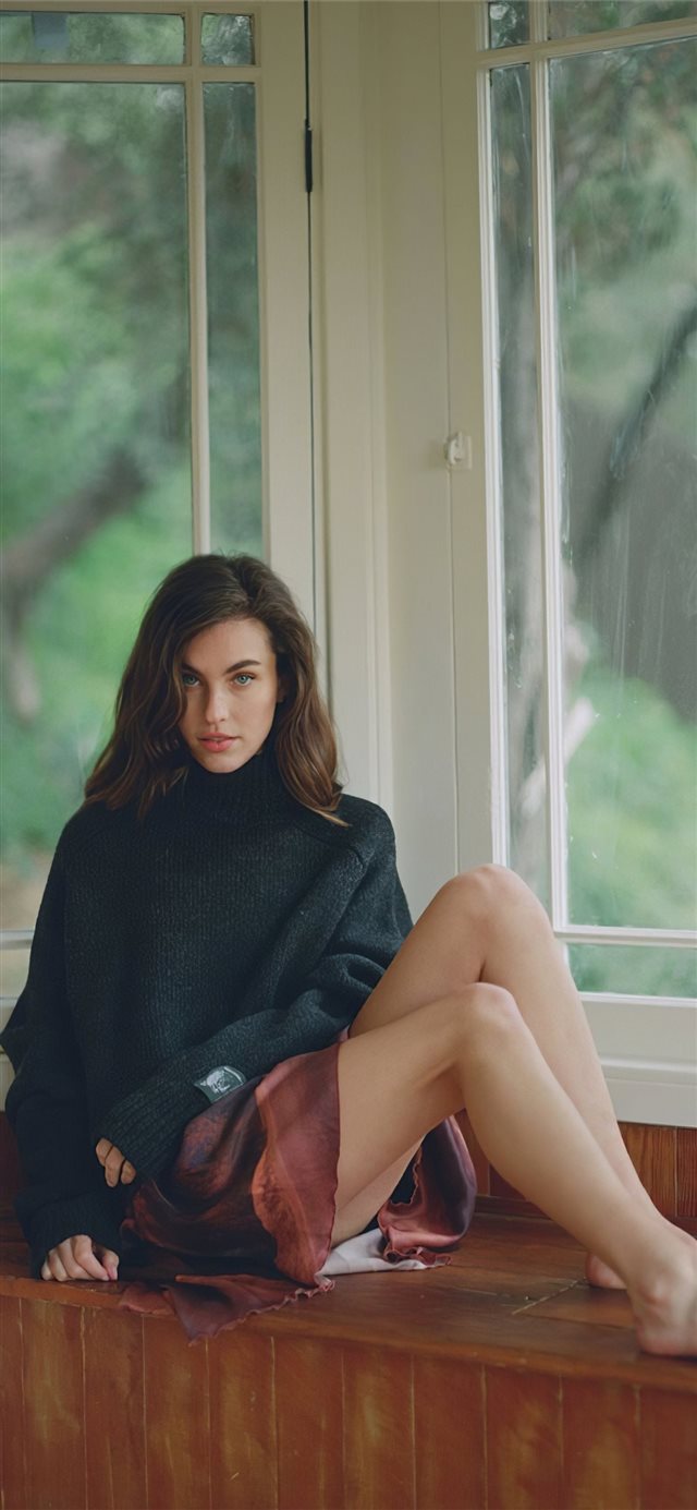 1125x2436 rainey qualley -  iPhone X Wallpaper