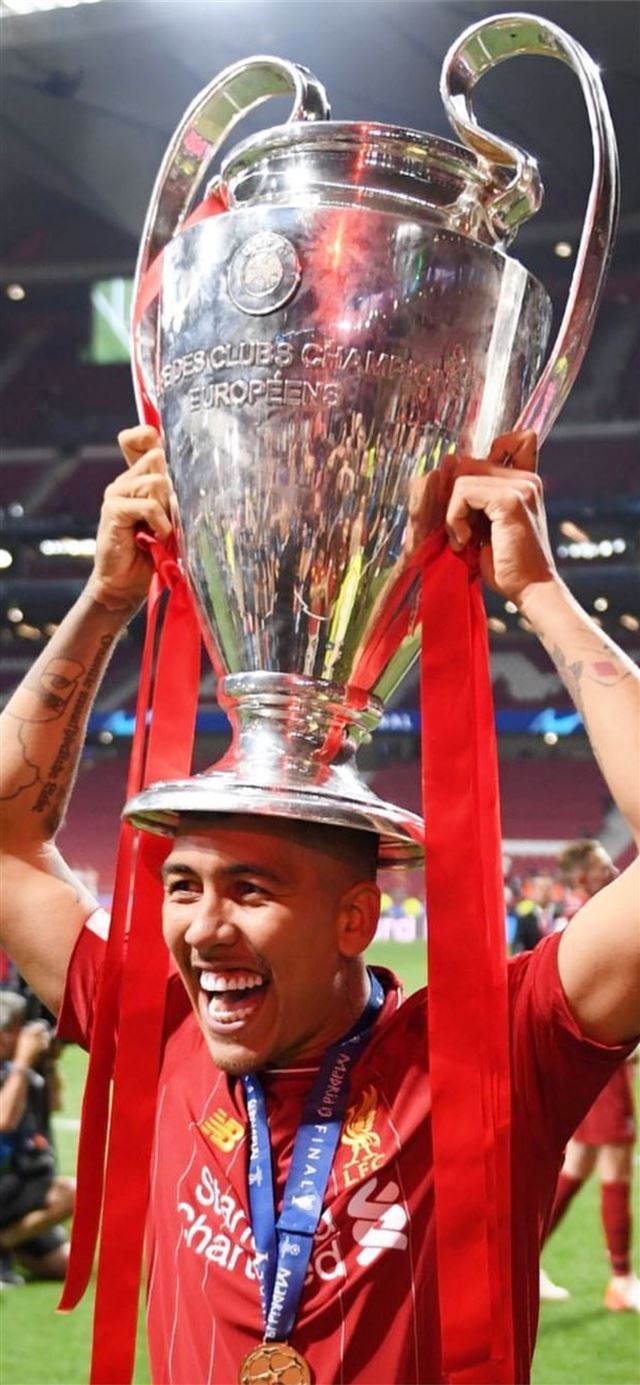 1125x2436 Roberto Firmino Champions League Trophy HD - soccer celebrity iPhone X Wallpaper