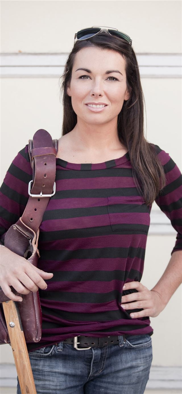 1125x2436 Kayleen McCabe on renovations - deontay wilder iPhone X Wallpaper