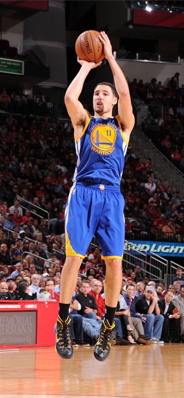 1125x2436 Klay Thompson 2017 Cave - basketball celebrity iPhone X Wallpaper