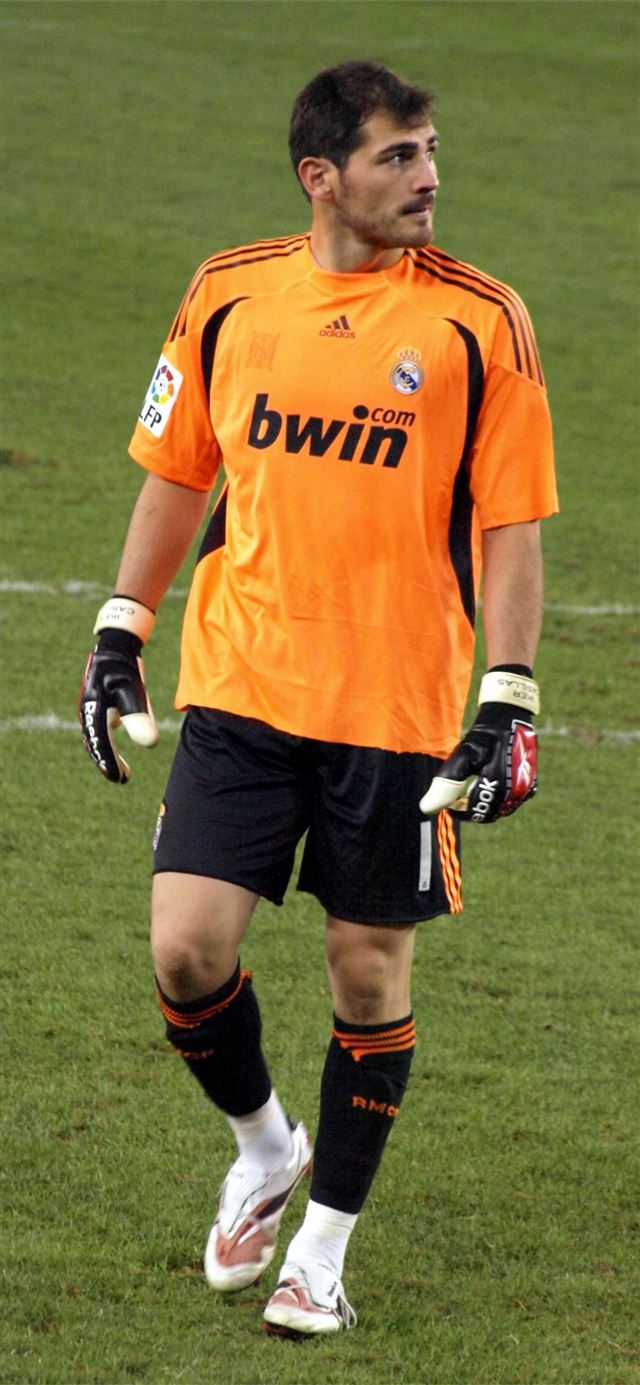 1125x2436 Iker Casillas - argentina iPhone X Wallpaper