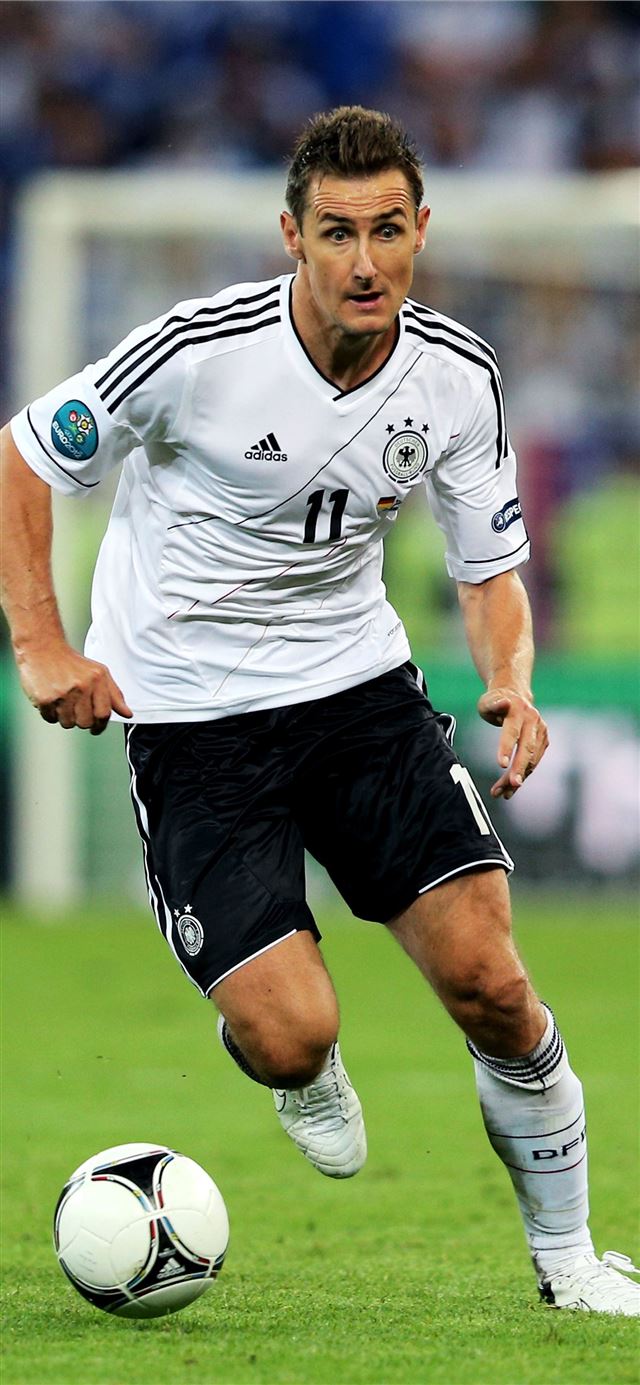 1125x2436 149 Best Fussball images - sport celebrity iPhone X Wallpaper