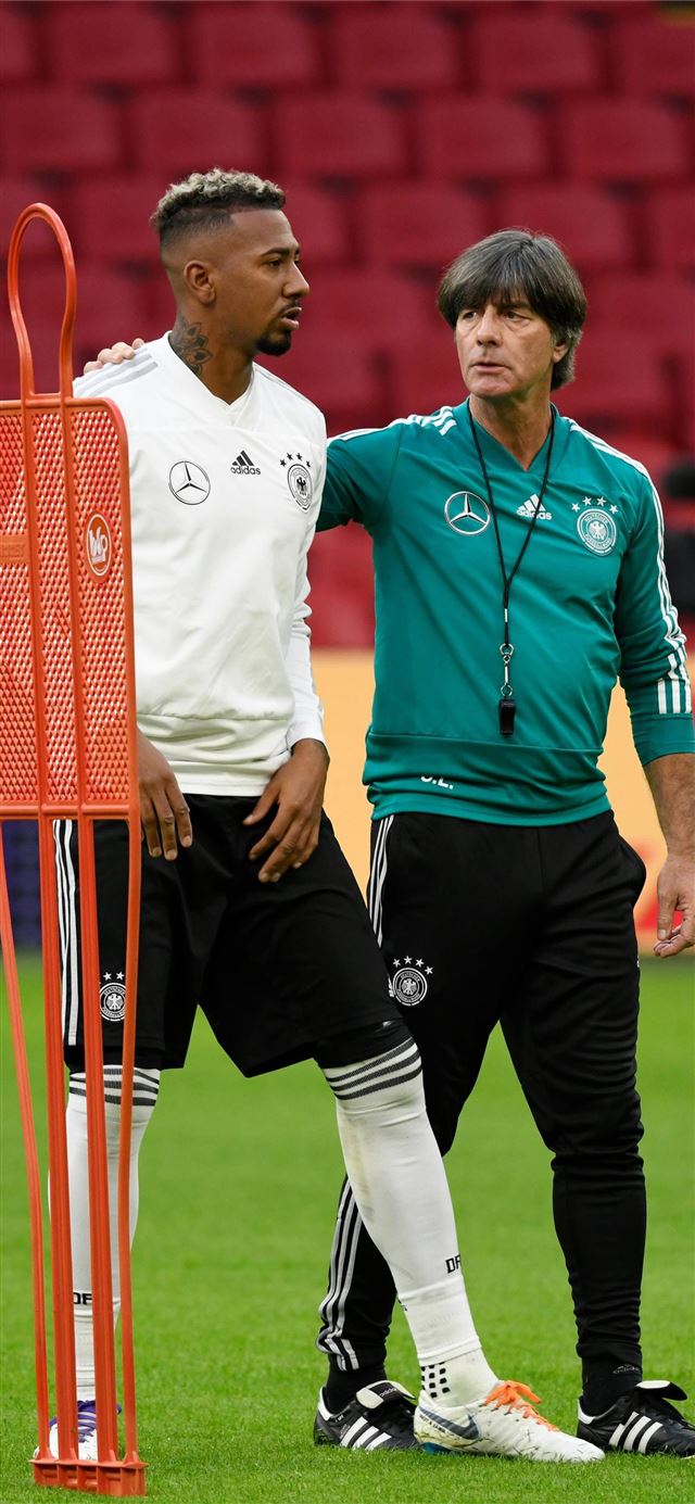1125x2436 Joachim Löw deutet DFB Rückkehr von Mats Hummels... - sport celebrity iPhone X Wallpaper