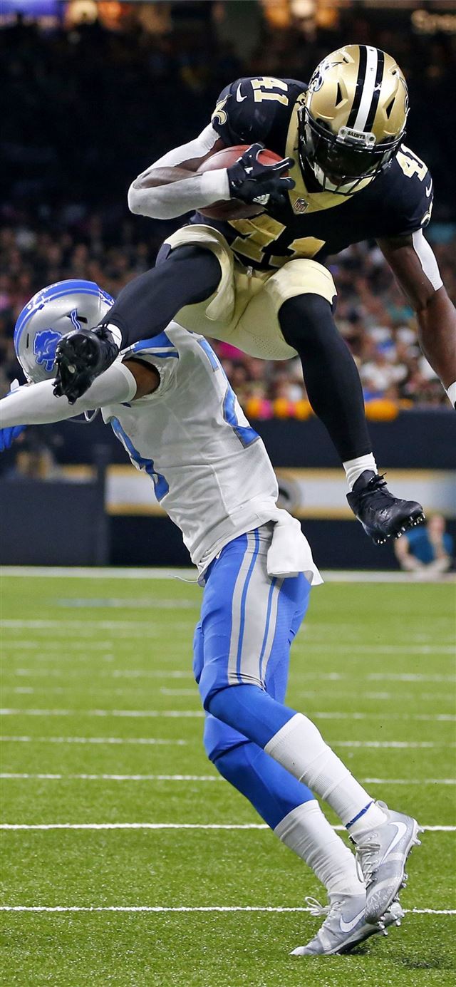 1125x2436 12 Darius Slay on afari - sport celebrity iPhone X Wallpaper