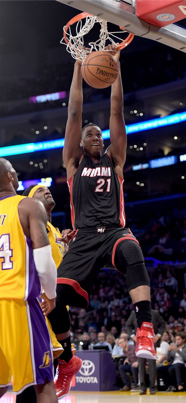 1125x2436 Best 56 Whiteside on Hip - basketball celebrity iPhone X Wallpaper