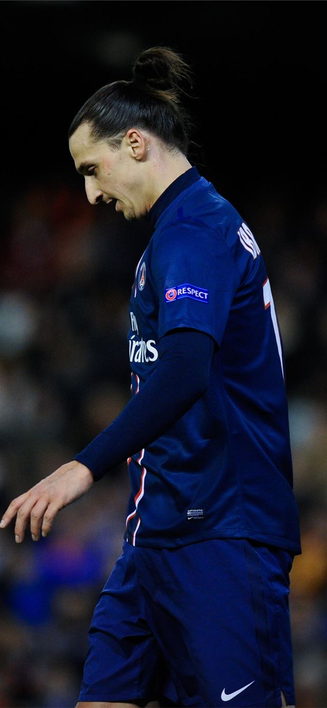 1125x2436 Zlatan Ibrahimovic - soccer celebrity iPhone X Wallpaper