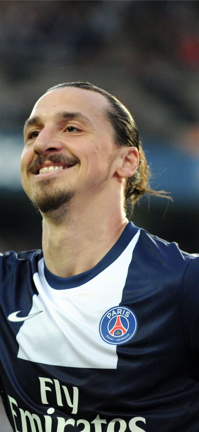 1125x2436 Ibrahimovic - soccer celebrity iPhone X Wallpaper