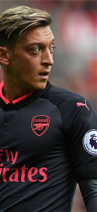 73 Ozil on Play wallpaper