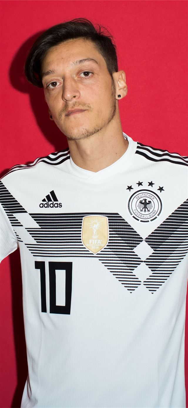 1125x2436 Mesut Ozil Mesut Ozil Fifa World Cup 2018 Russia H... - germany iPhone X Wallpaper