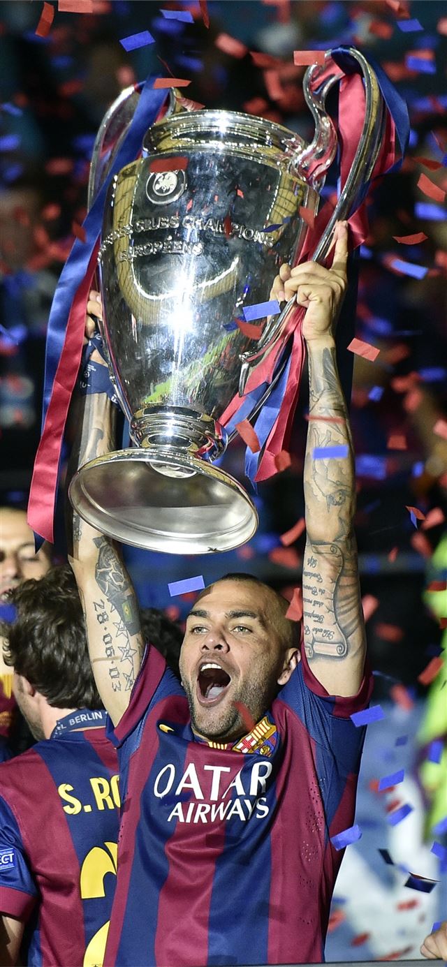 1125x2436 Dani Alves' ments About Manchester City e Back To - soccer celebrity iPhone X Wallpaper