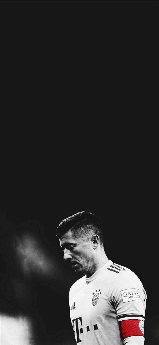 1125x2436 Robert lewandowski - soccer celebrity iPhone X Wallpaper