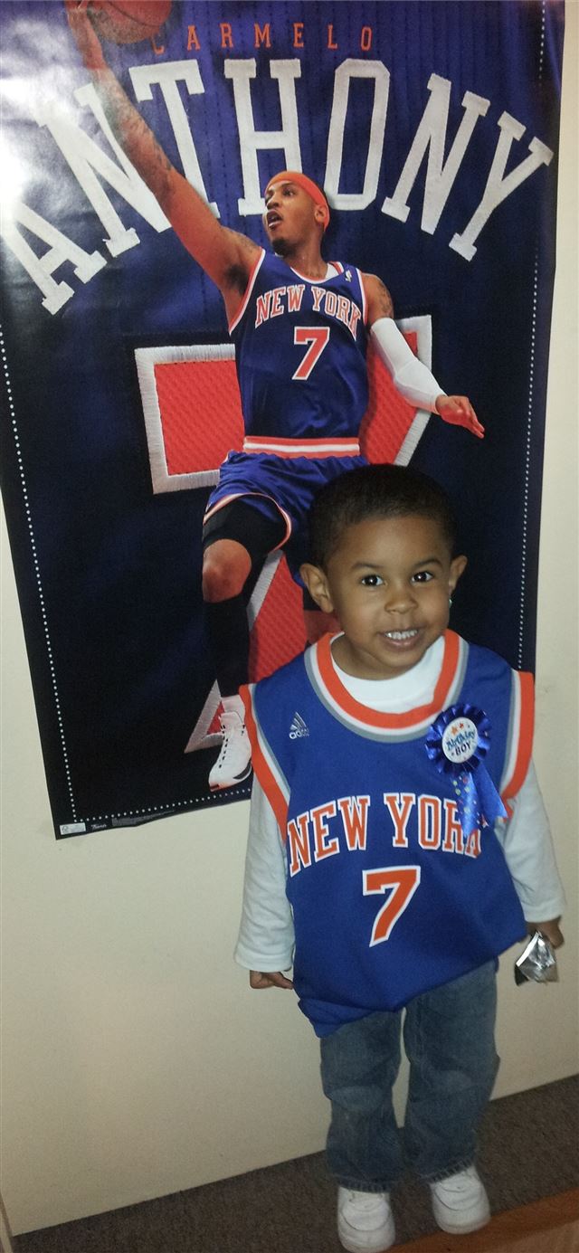 1125x2436 Carmelo Anthony's Biggest 4 year old Fan Cameron N... - basketball celebrity iPhone X Wallpaper