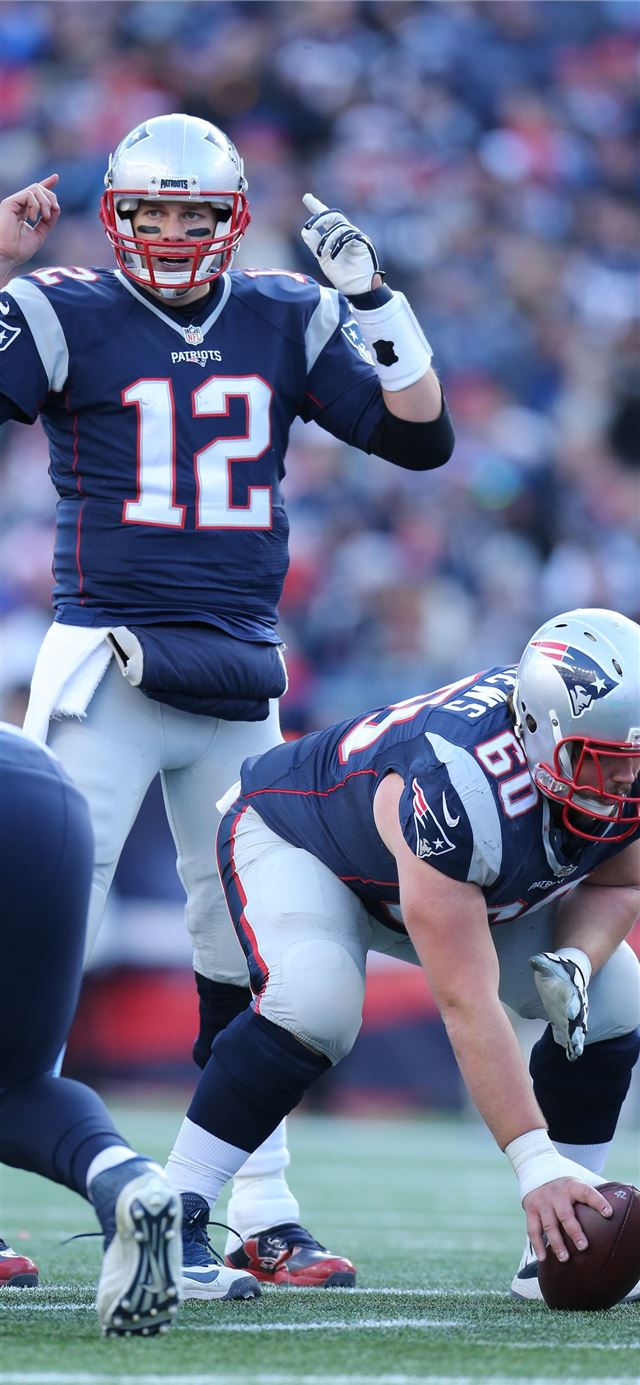 1125x2436 Brady's play calls Linda Linda Audible Brady Patri... - american football celebrity iPhone X Wallpaper