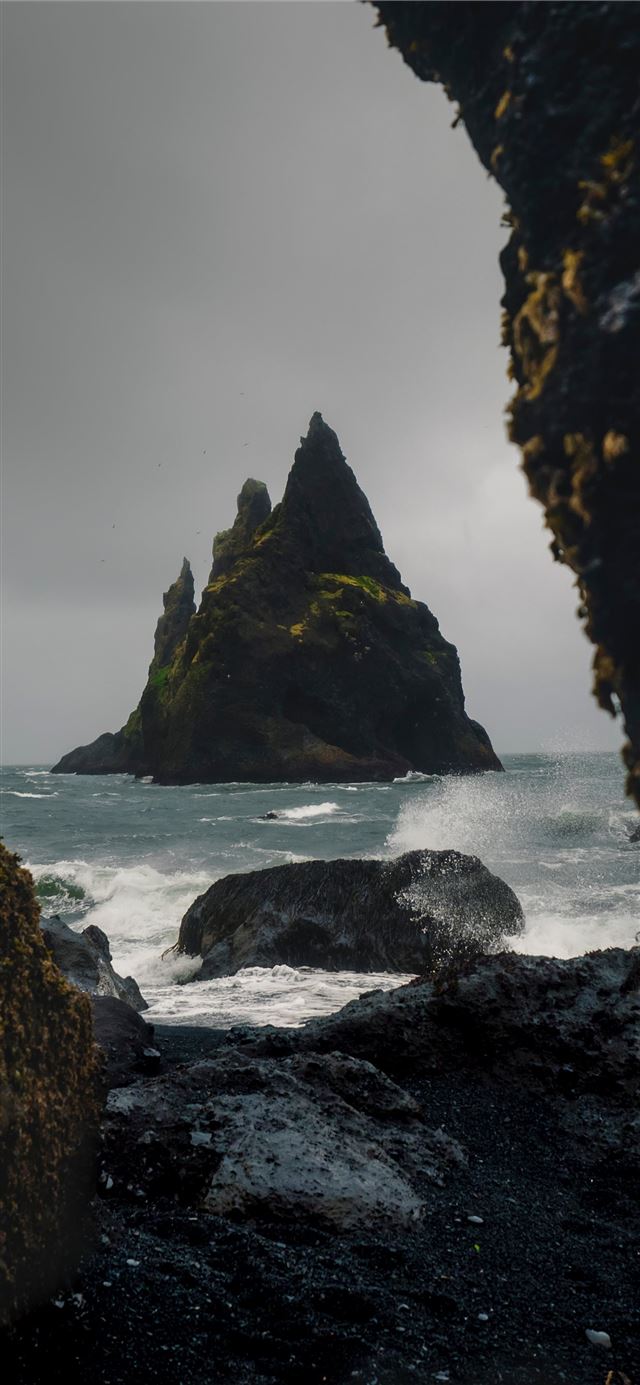 1125x2436 rock formations by the water - grey iPhone X Wallpaper