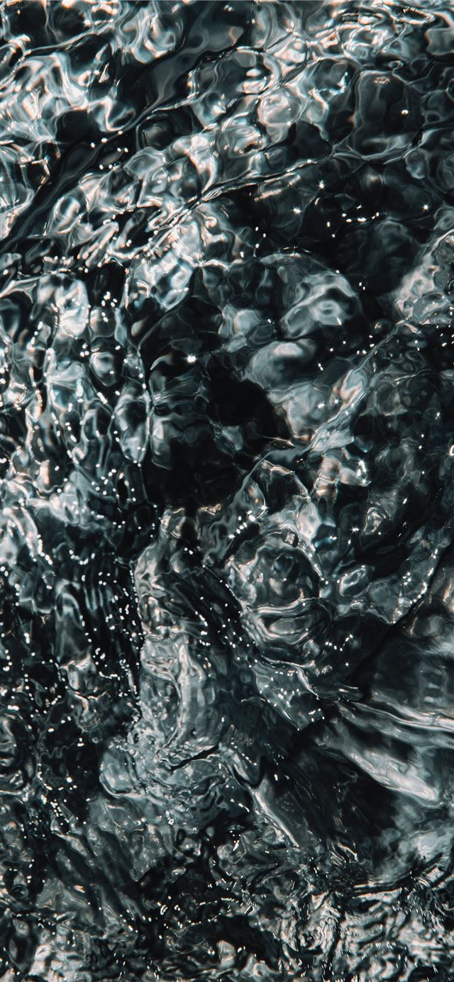 1125x2436 water splash on body of water - grey iPhone X Wallpaper