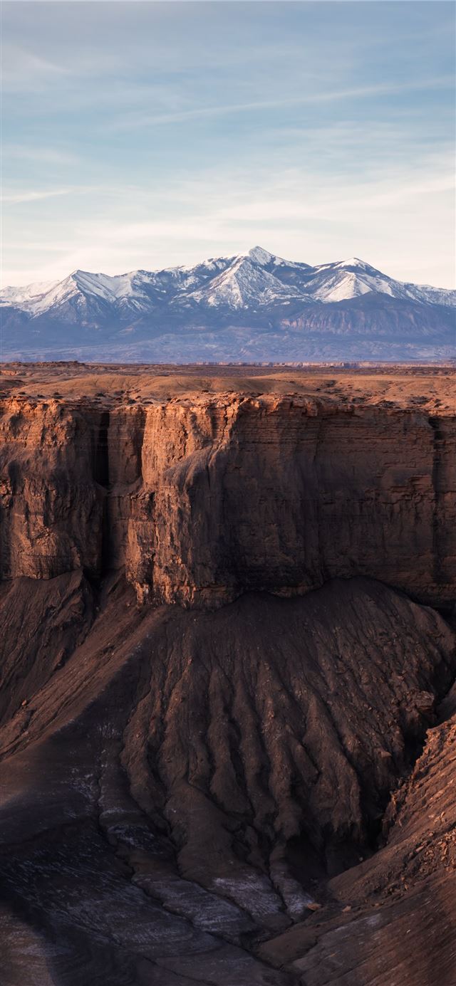 1125x2436 Mount Everest view during daytime - grey iPhone X Wallpaper