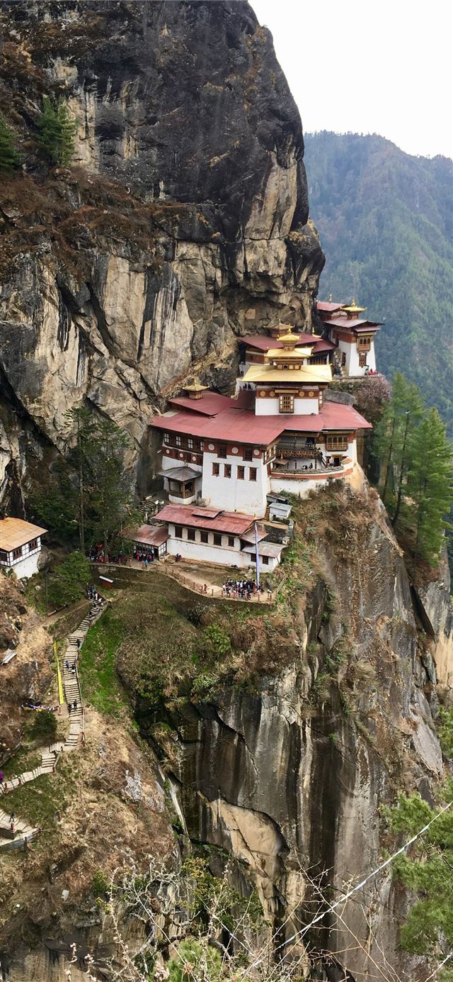 1125x2436 Tiger's Nest Monastery - paro valley iPhone X Wallpaper