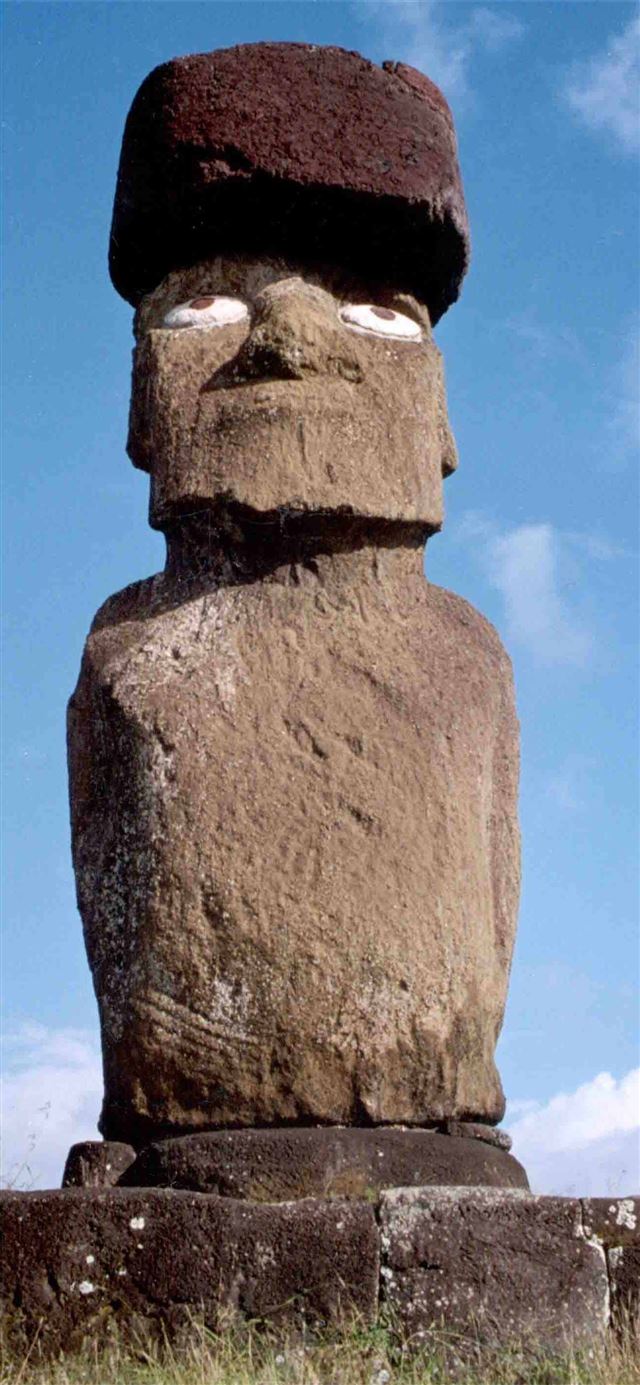 1125x2436 Easter Island - peru iPhone X Wallpaper