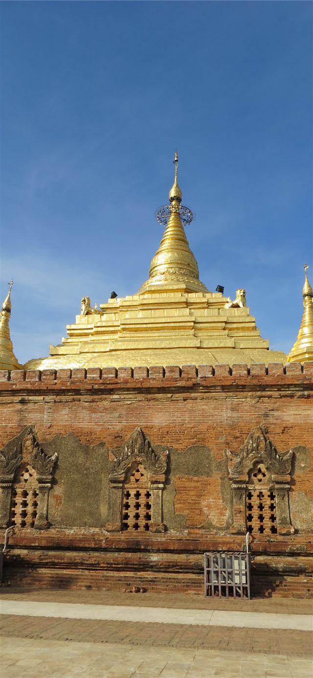 1125x2436 Ballooning and Biking in Bagan -  iPhone X Wallpaper