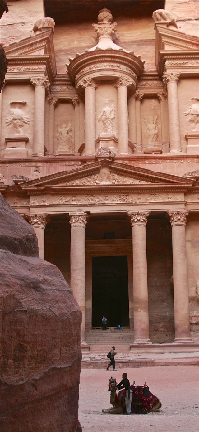 1125x2436 the great facade petra jordan and background - southern jordan iPhone X Wallpaper